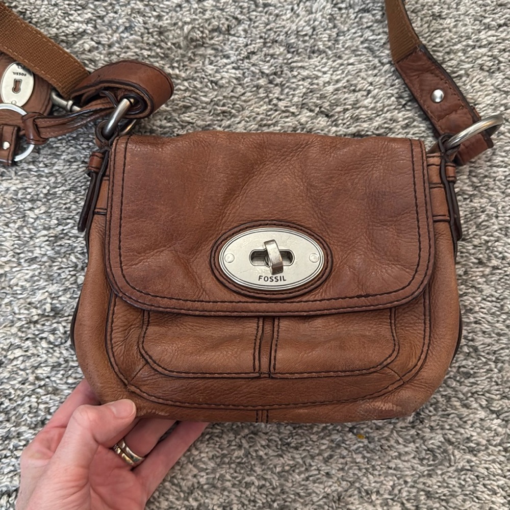 Brown authentic Fossil messenger bag, real leather.